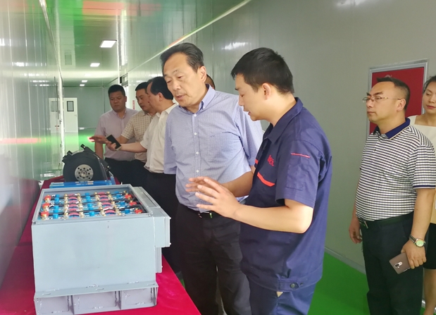 参观剑阁新纪元电动总成有限公司生产车间.jpg