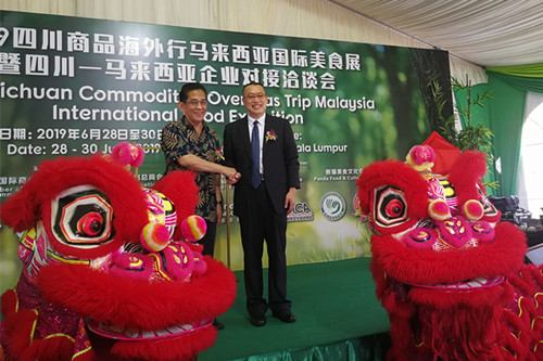 C:\Documents and Settings\Administrator\桌面\舞狮表演_副本_副本.jpg